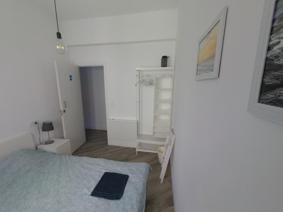 Room With Private Bathroom - Vivienda Vacacional Out Of Blue Санта-Круз-де-ла-Пальма Экстерьер фото