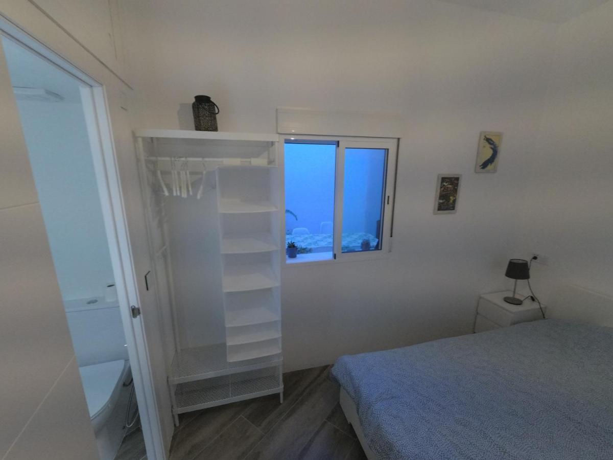 Room With Private Bathroom - Vivienda Vacacional Out Of Blue Санта-Круз-де-ла-Пальма Экстерьер фото